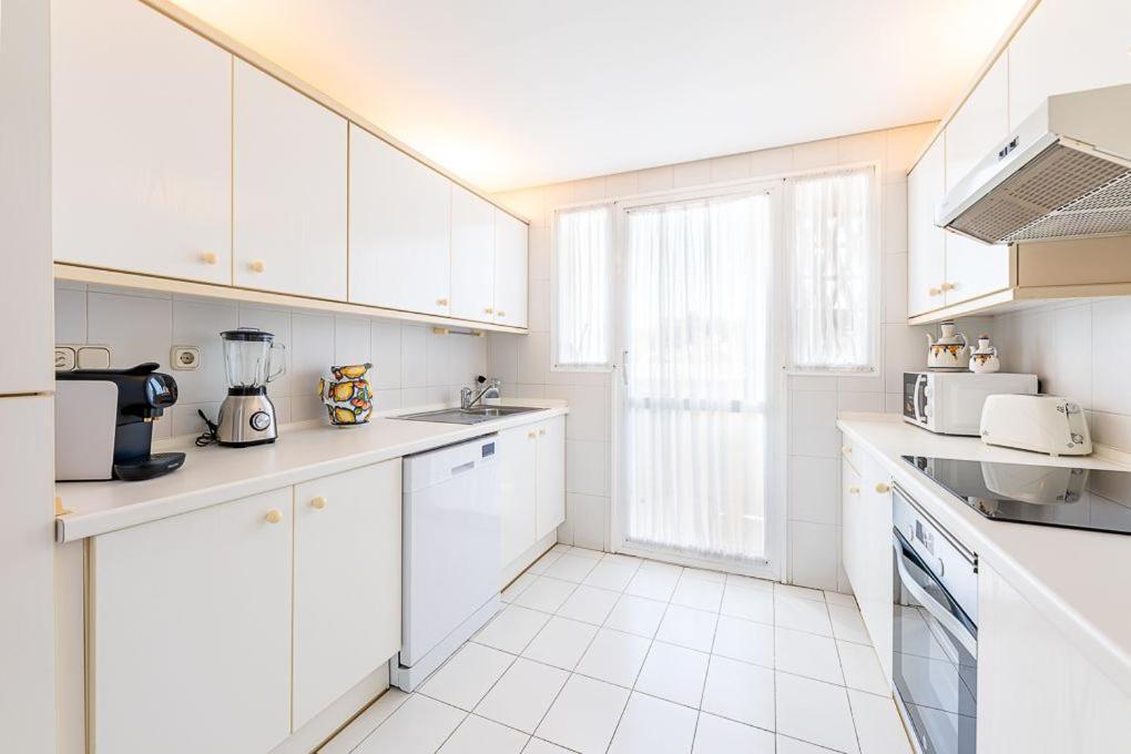 Puerto De Benalmadena Apartamento Vacacional Con Vistas Al Mar Y Yates Tres Habitaciones 2 Banos ภายนอก รูปภาพ